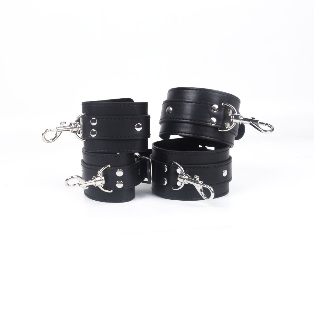 أصفاد جلدية قابلة للتعديل لألع - مراجعة Women Accessories Combo وسعره